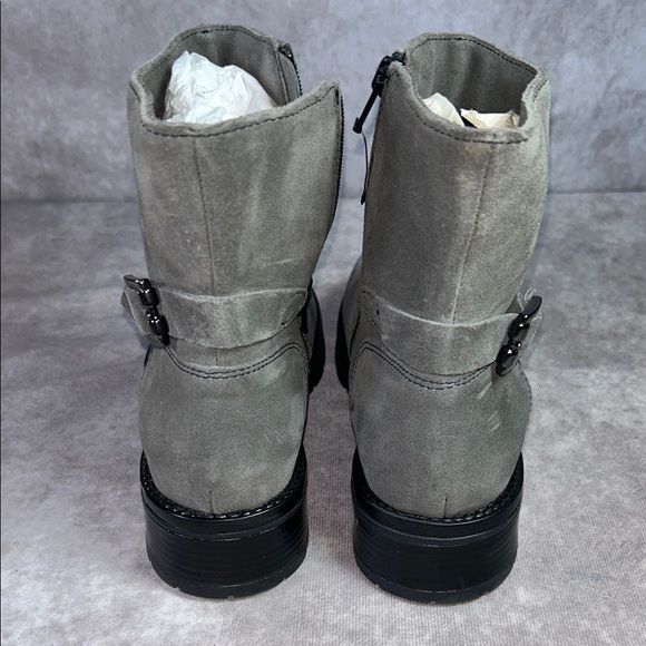 NWOT La Canadienne Gavan US 6 1/2 Gray Suede Waterproof Ankle Boot - Picture 3 of 12